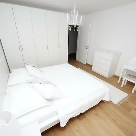 Διαμέρισμα Villa More *